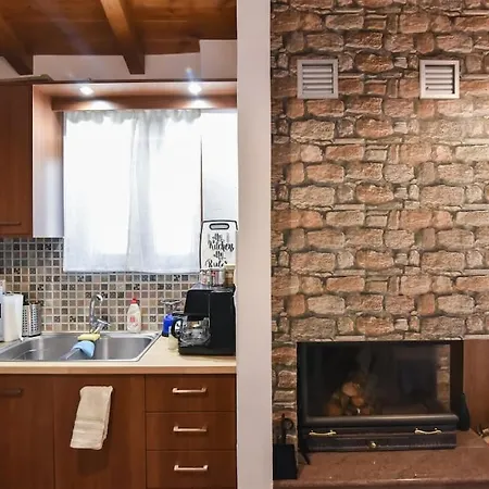 το πατρικό του σταύρου. Mouzaki