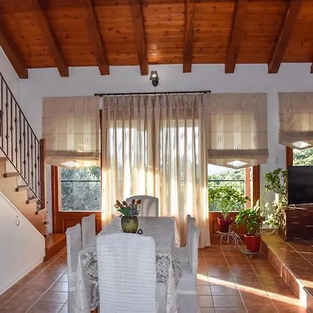άνετη με μαγευτική θέα Villa Skiathos Town