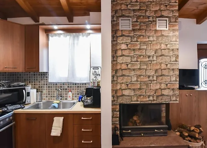 το πατρικό του σταύρου. Mouzaki